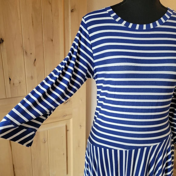 NWT ZEN-KNITS Asymmetrical Midi Hem Longsleeve Viscose Dress - Picture 5 of 11